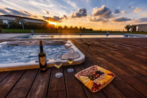 Villa Sanpadeo for kids & families in Central Istria with jacuzzi, sauna & sea view